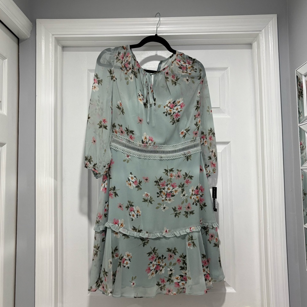 Donna Morgan sage green floral dress size 6